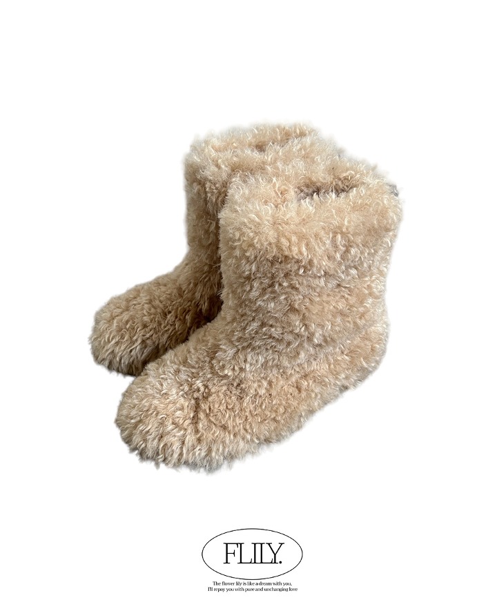 SM. Love Bear fur Boots