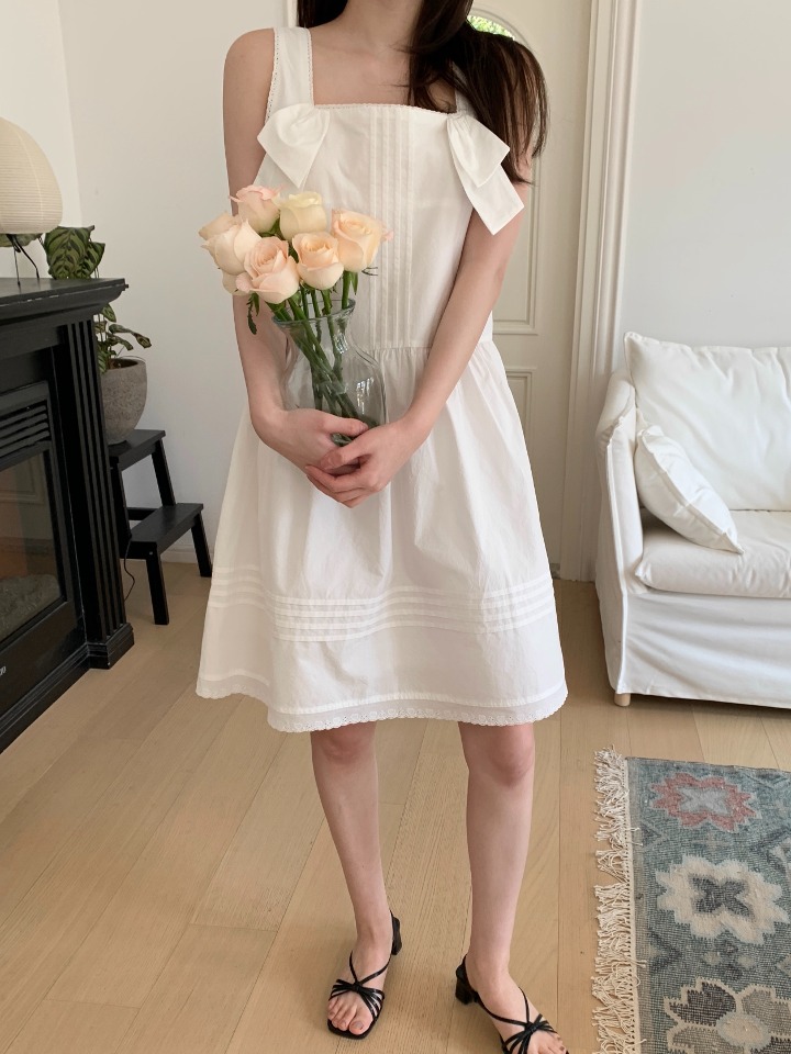 DV. Romantic Cotton Dress